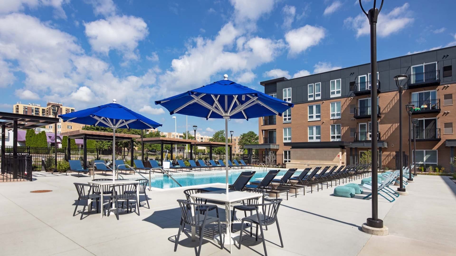 Beautiful Poolside Lounge Area At Elan Yorktown, Lombard Apartments