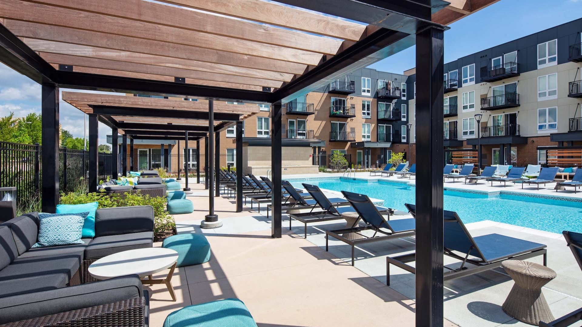 Lombard Apartments For Rent With Resort-Style Pool And Cabanas